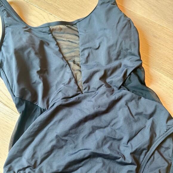 La Blanca Black Mesh Cutout One Piece Open Back Swimsuit Size 8 - Picture 3 of 9